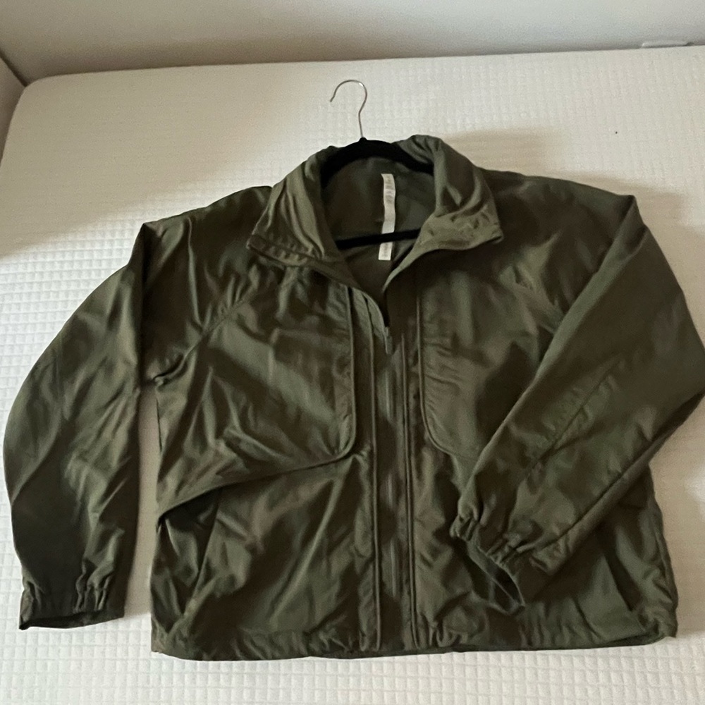 Lululemon Always Effortless Jacket - Medium Olive Size 14